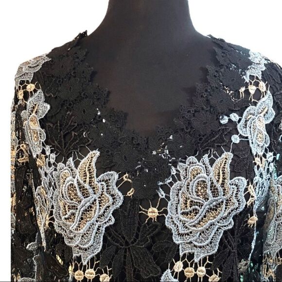 𝅺KOBI Halperin Lynn Embroidered Lace Bell Sleeve Blouse Size M - Picture 3 of 14